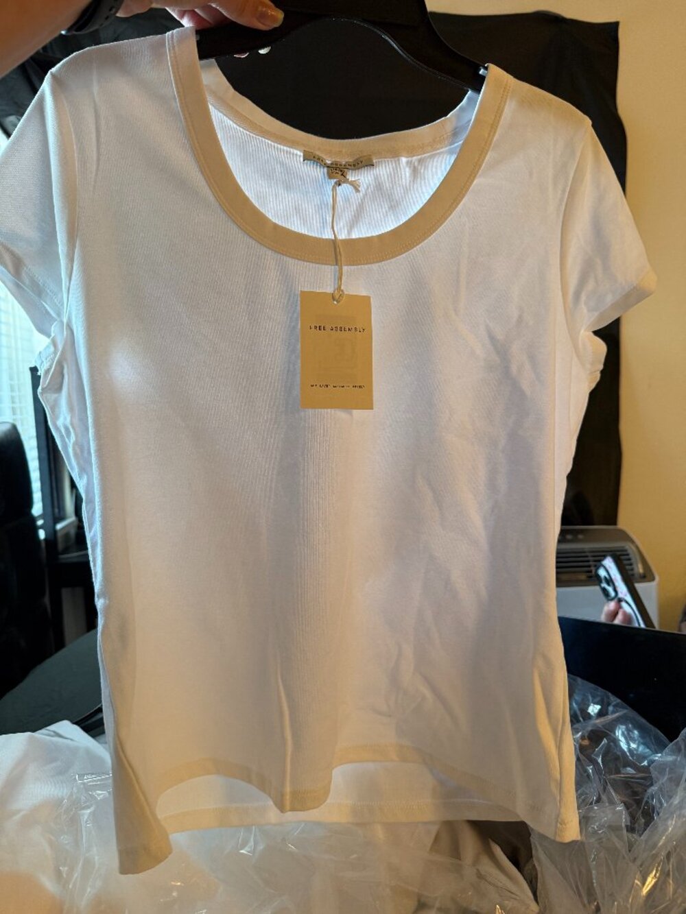 Free Assembly White Tee Beige Trim Size M New with Tags
